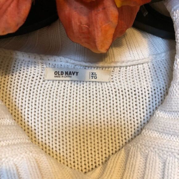 Old navy ribbed beige sweater XL - Picture 3 of 4